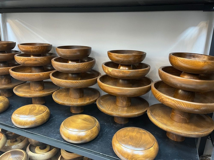 ست پذیرایی چوبی ۴ تیکه لوکس - نمای نزدیک