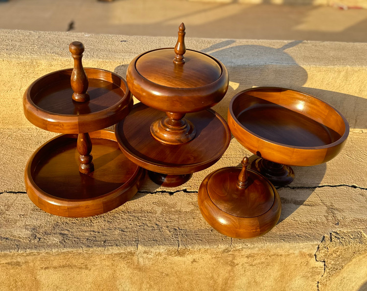 سرویس چوبی پایه دارکامل (پروفروش ،جهزیه،قابل شست شو)